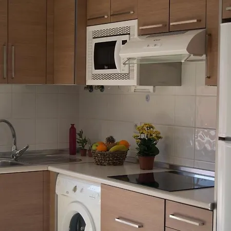 Moderne Ferienwohnung Mit Eigenem Garten In Einer Anlage Mit Zwei Pools